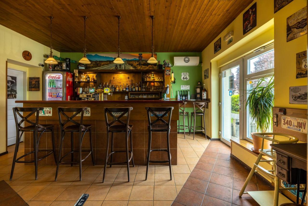 Penzion Rodos - Café Praga Exterior foto